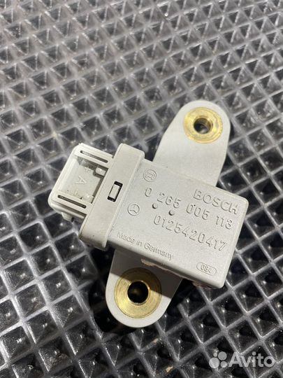 Датчик ускорения Mercedes-Benz 0125420417