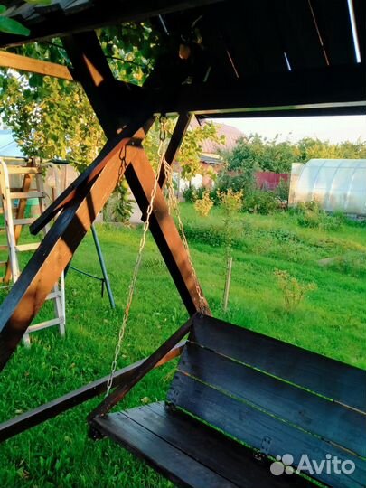 Садовые качели из дерева