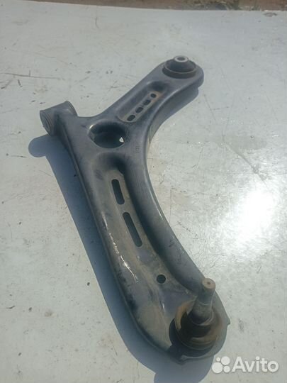 Рычаг передний левый Geely Coolray Sx11