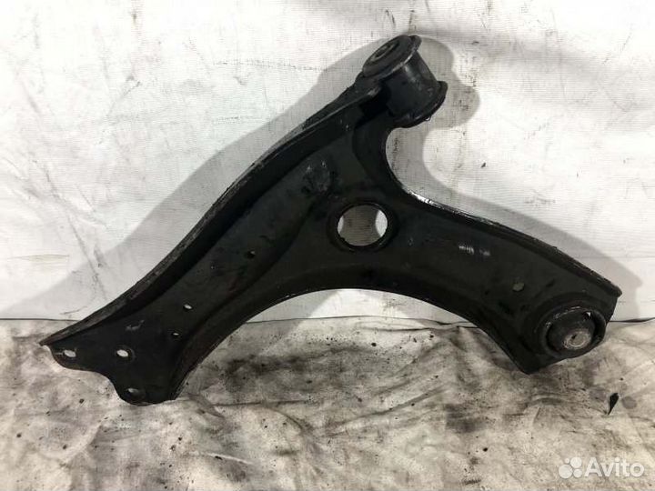 Рычаг подвески передний правый Skoda Rapid 1 До