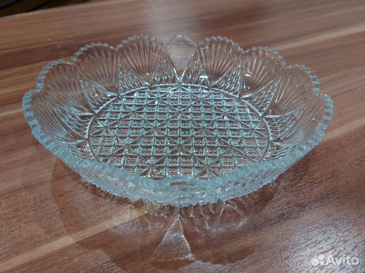 Хрустальная конфетница