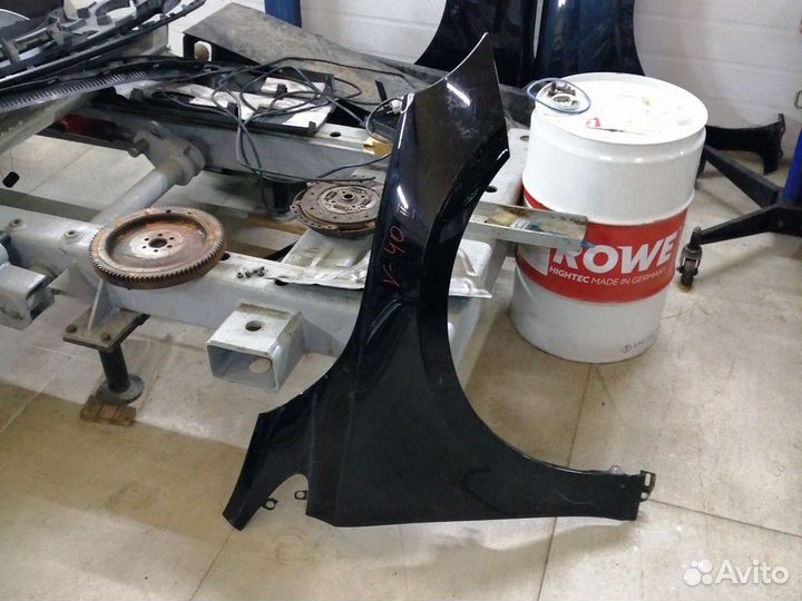 Крыло переднее правое на Volvo V 40 2