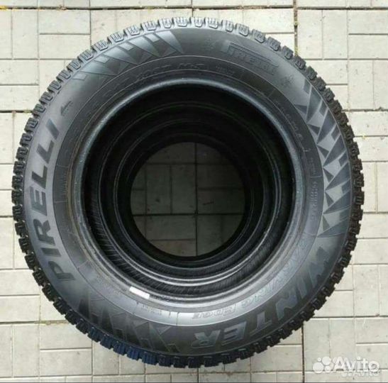 Pirelli Winter Carving Edge SUV 225/65 R17 106T