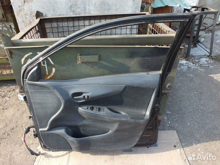 Дверь передняя правая Toyota Corolla Fielder