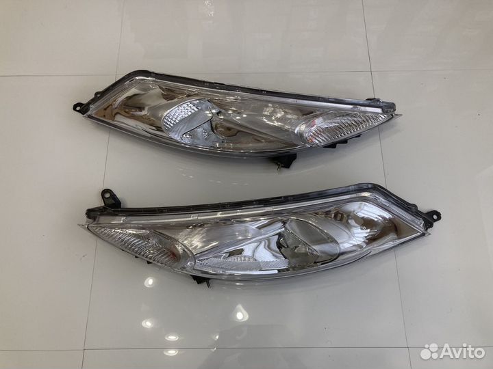 Фара + габарит Nissan Juke F15 (2010-2014)