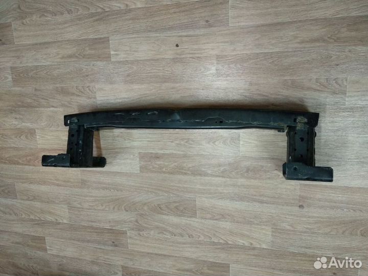 Land Rover Discovery 5 усилитель переднего бампера