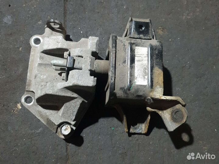 Подушка крепления АКПП киа cerato 3 YD