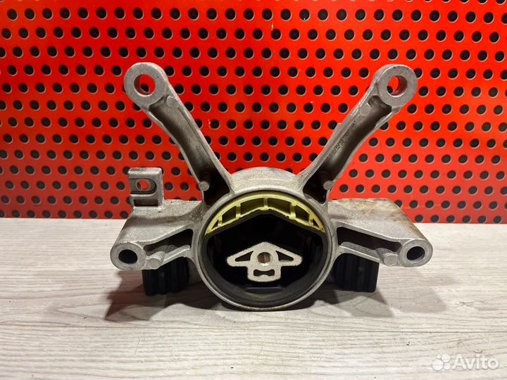 Подушка АКПП Bmw 5 G30 B47D20A 2017