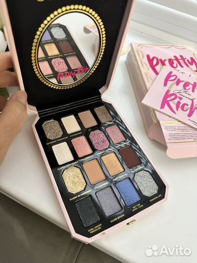 Палитра теней too faced
