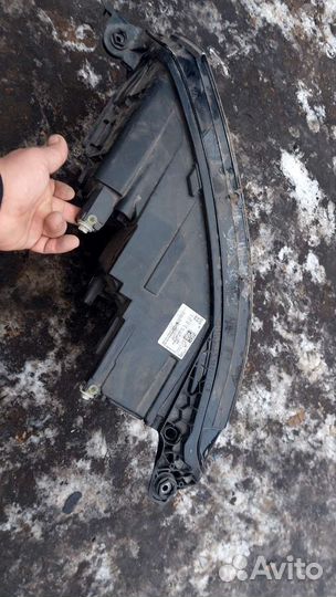 Фара правая с дефектом. Skoda Kodiaq. 2018г