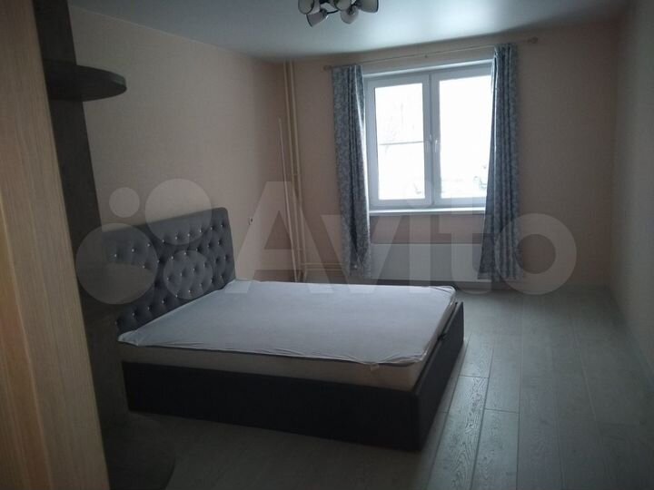 2-к. квартира, 65 м², 1/10 эт.