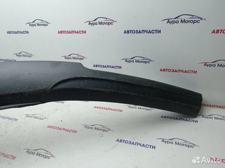 Юбка бампера передняя правая Toyota Avensis AZT250