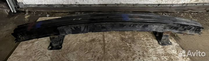 Усилитель переднего бампера Range Rover Sport L320