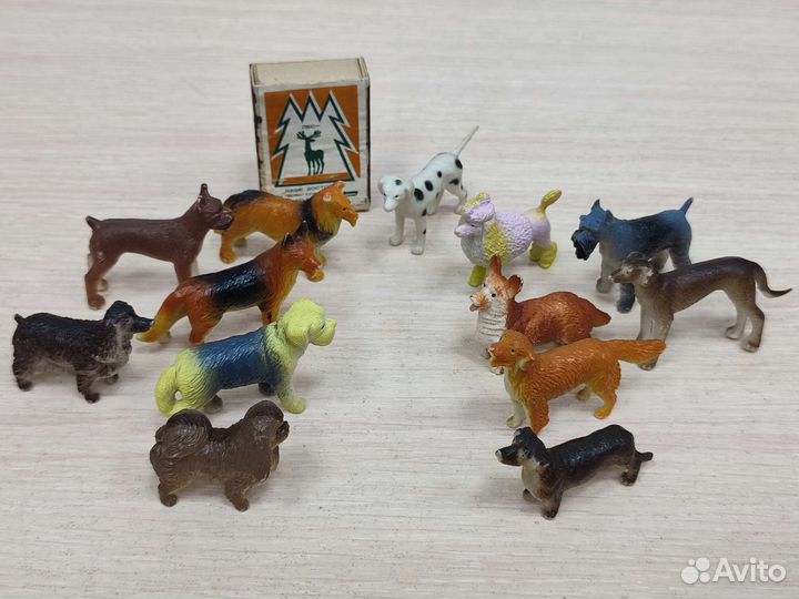 Набор миниатюрных фигурок Собаки 90х годов