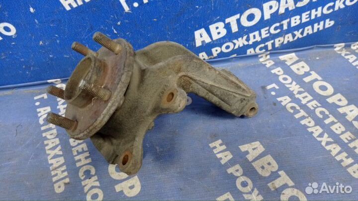 Передний левый поворотный кулак Ford Focus 3 седан