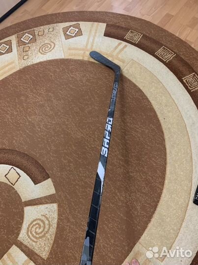 Клюшка хоккейная