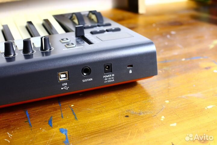 Novation Launchkey 25