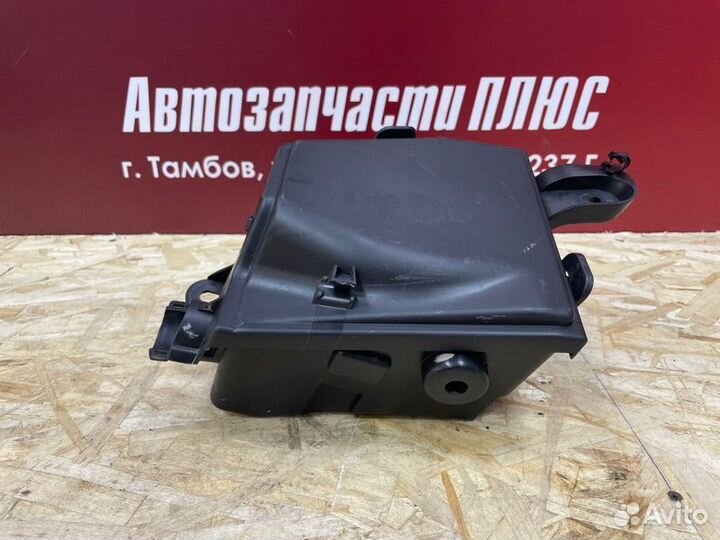 Корпус блока предохранителей Renault Duster