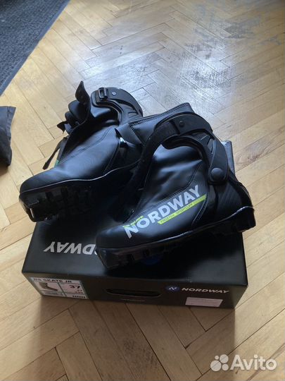 Беговые лыжи, ботинки, палки, детские рост 170