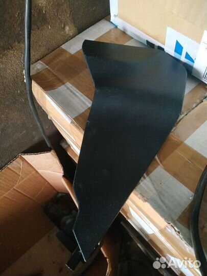 Накладка консоли передняя правая Suzuki SX4