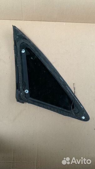 Форточка задняя тонированная глухая Audi A4 B8