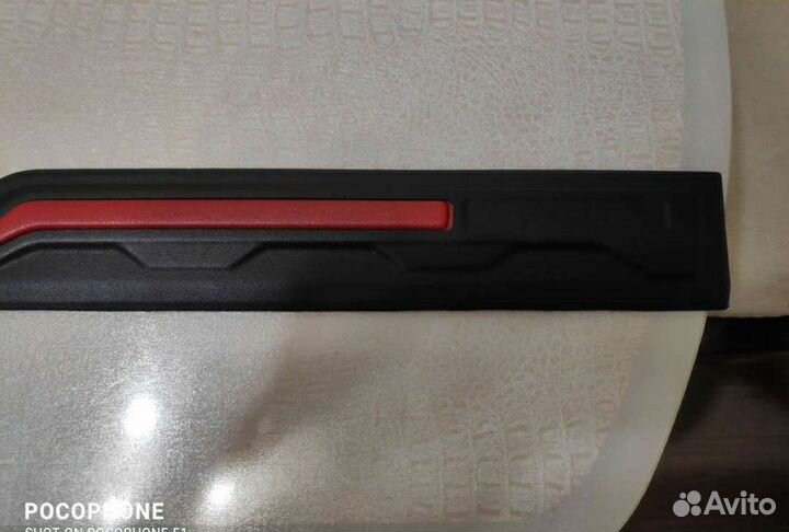 Накладка низ крышки багажника нива