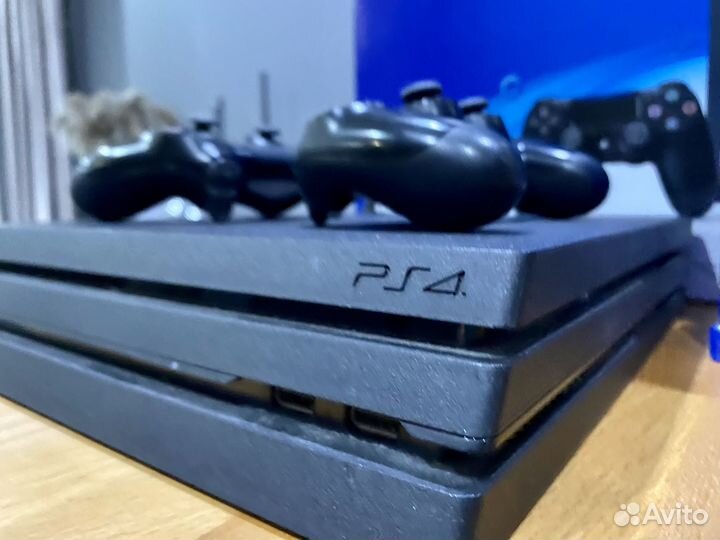 Sony PS4 pro 1Tb / 2 геймпада / коробка