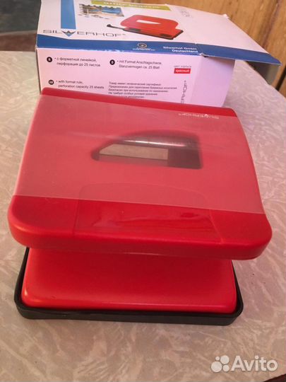 Дырокол с линейкой большой новый