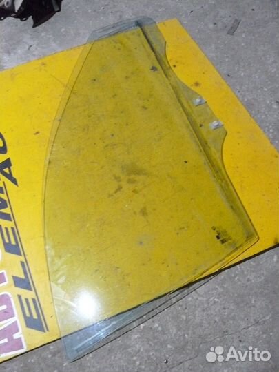 Стекло двери передней правой для Kia Rio 2003г