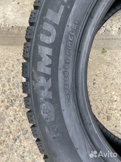 Pirelli Formula Ice 215/60 R17