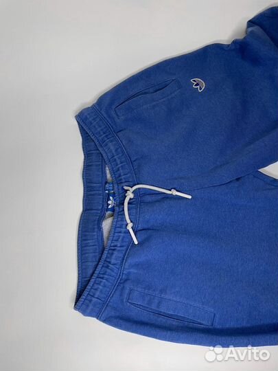 Спортивный костюм adidas