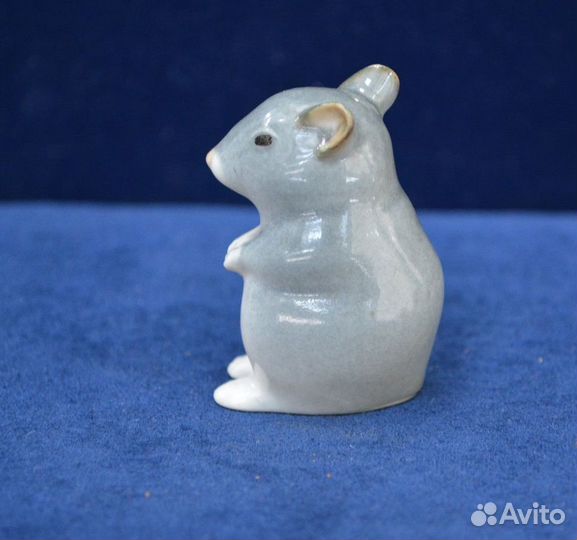 Мини. фарфоровая статуэтка- серый хомяк. лфз
