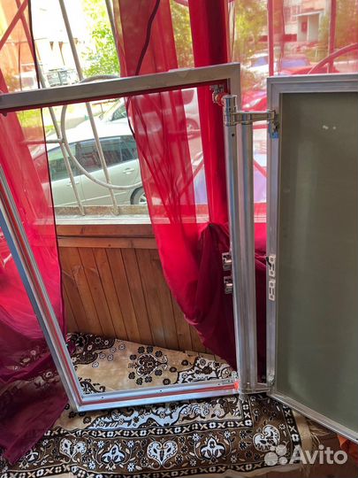 Дверь скрытого монтажа под плитку