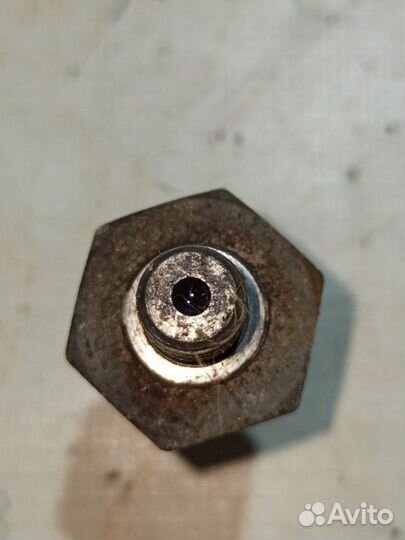 Датчик давления масла двс Skoda Fabia 2 1.2 CGP