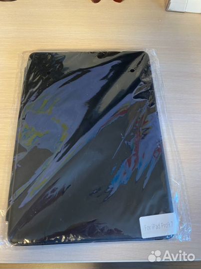 Чехол для iPad Pro9.7 магнитный новый