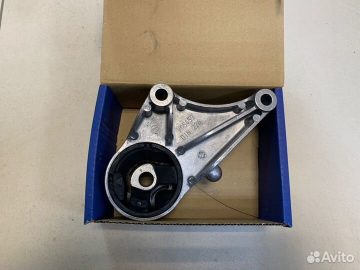 Опора двигателя передняя Astra H 2005 - 2013