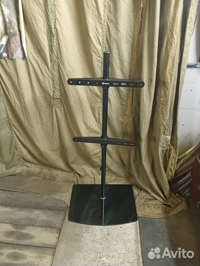 Стойка для телевизора напольная