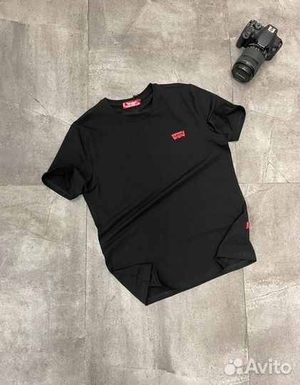 Футболка levis
