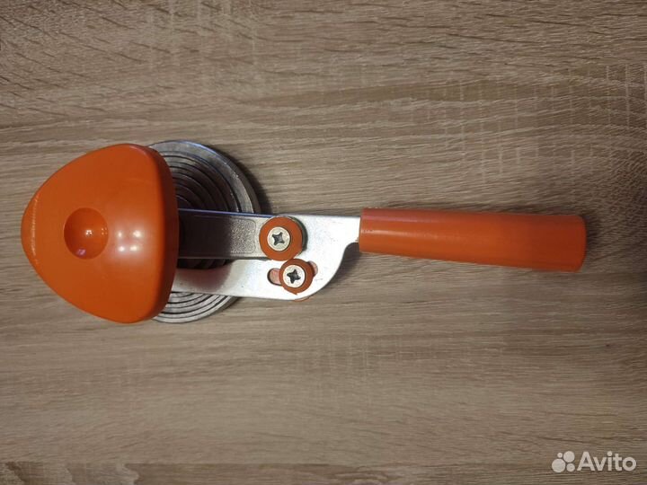 Закаточная машинка для жестяных крышек + крышки