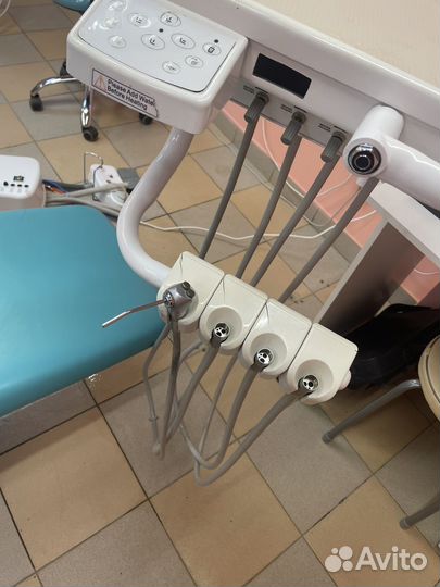 Стоматолгичекое кресло