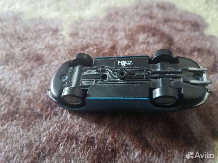 Модель автомобиля 1 18