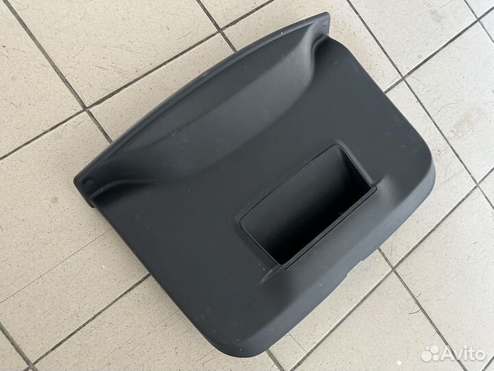 Обшивка крышки багажника Рено Дастер Duster