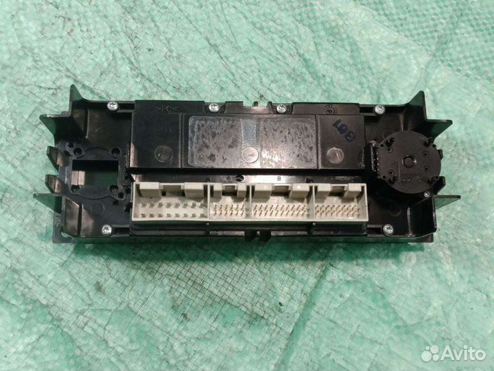 Блок управления климат-контролем Volkswagen Passat