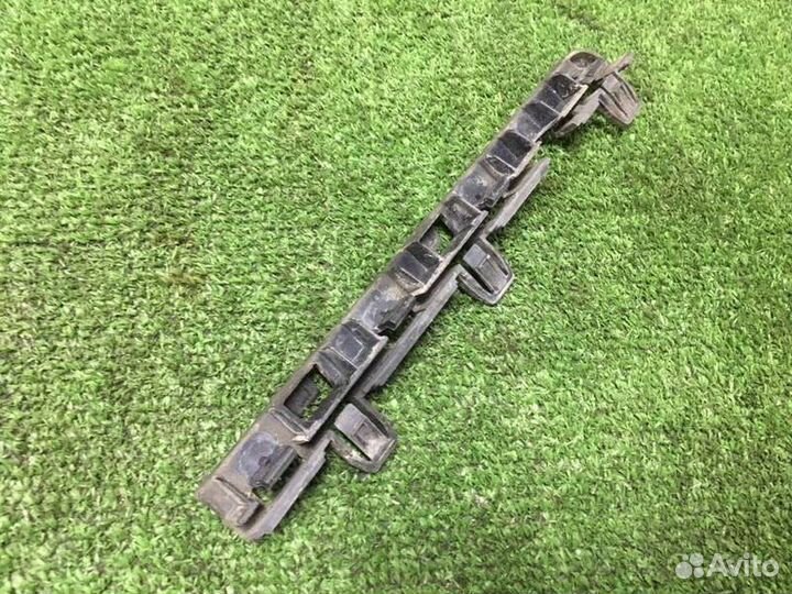 Кронштейн накладки порога левый Bmw 535I F10 N55