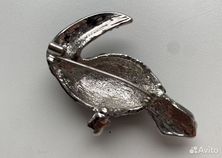 Брошка Тукан