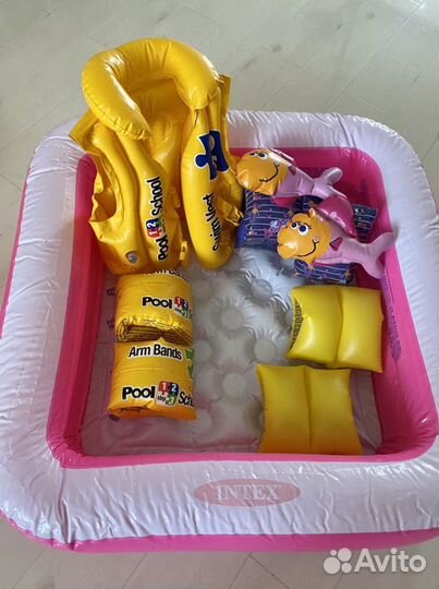 Круг для плавания, нарукавники, жилет, бассейн