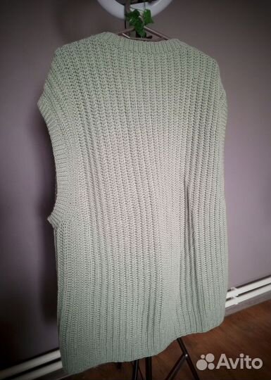 Жилетка женская вязаная