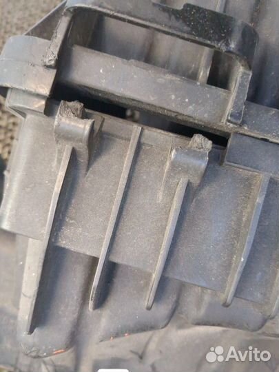 Корпус воздушного фильтра Chevrolet Camaro, 2012