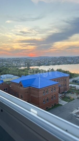 2-к. квартира, 65 м², 6/10 эт.