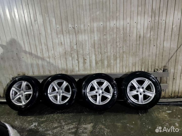Toyo 310 205/65 R16 114